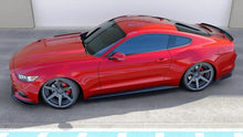 Laden Sie das Bild in den Galerie-Viewer, Maxton Design Seitenschweller Ansatz passend für Ford Mustang Mk6 schwarz Hochglanz