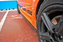 Laden Sie das Bild in den Galerie-Viewer, Maxton Design Seitenschweller Ansatz passend für Ford Focus ST Mk2 schwarz Hochglanz