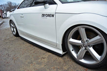 Laden Sie das Bild in den Galerie-Viewer, Maxton Design Seitenschweller Ansatz passend für Audi TT RS 8J schwarz Hochglanz