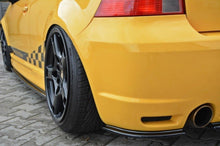 Laden Sie das Bild in den Galerie-Viewer, Maxton Design Seitenschweller Ansatz passend für VW GOLF 4 R32 schwarz Hochglanz