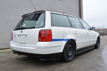 Laden Sie das Bild in den Galerie-Viewer, Maxton Design Seitenschweller Ansatz passend für VW PASSAT B5 schwarz Hochglanz