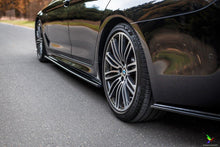 Laden Sie das Bild in den Galerie-Viewer, Maxton Design Seitenschweller Ansatz passend für BMW 5er G30/ G31 M-Paket schwarz Hochglanz