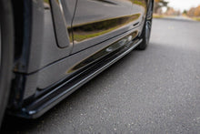 Laden Sie das Bild in den Galerie-Viewer, Maxton Design Seitenschweller Ansatz passend für BMW 5er G30/ G31 M-Paket schwarz Hochglanz