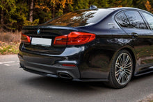 Laden Sie das Bild in den Galerie-Viewer, Maxton Design Mittlerer Diffusor Heck Ansatz passend für BMW 5er G30/ G31 M-Paket schwarz Hochglanz