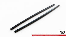 Laden Sie das Bild in den Galerie-Viewer, Maxton Design Seitenschweller Ansatz für V.4 BMW 1er F40 M-Paket/ M135i  schwarz Hochglanz