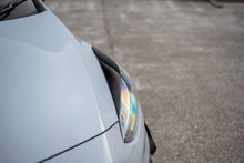 Laden Sie das Bild in den Galerie-Viewer, Maxton Design Scheinwerfer Blenden Böser Blick passend für Ford Fiesta Mk8 ST / ST-Line / Standard schwarz Hochglanz