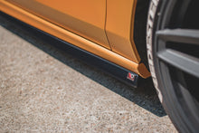 Laden Sie das Bild in den Galerie-Viewer, Maxton Design Seitenschweller Ansatz passend für V.5 Ford Focus ST / ST-Line Mk4 schwarz Hochglanz