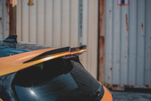 Laden Sie das Bild in den Galerie-Viewer, Maxton Design Spoiler CAP passend für V2 Ford Focus ST Mk4 schwarz Hochglanz