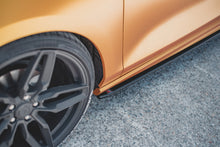 Laden Sie das Bild in den Galerie-Viewer, Maxton Design Seitenschweller Ansatz passend für V.4 Ford Focus ST / ST-Line Mk4 schwarz Hochglanz