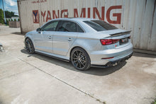 Laden Sie das Bild in den Galerie-Viewer, Maxton Design Seitenschweller Ansatz passend für V.2 Audi S3 / A3 S-Line Limousine 8V Facelift schwarz Hochglanz