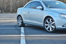 Laden Sie das Bild in den Galerie-Viewer, Maxton Design Seitenschweller Ansatz passend für VW EOS schwarz Hochglanz