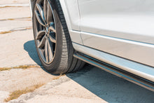 Laden Sie das Bild in den Galerie-Viewer, Maxton Design Seitenschweller Ansatz passend für BMW X3 F25 M-Paket Facelift schwarz Hochglanz