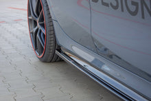 Laden Sie das Bild in den Galerie-Viewer, Maxton Design Seitenschweller Ansatz passend für V.1 BMW 1er F40 M-Paket/ M135i  schwarz Hochglanz