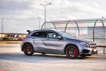 Laden Sie das Bild in den Galerie-Viewer, Maxton Design Seitenschweller Ansatz passend für Mercedes GLA 45 AMG SUV (X156) vor Facelift schwarz Hochglanz