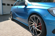 Laden Sie das Bild in den Galerie-Viewer, Maxton Design Seitenschweller Ansatz passend für Mercedes W176 AMG-LINE vor Facelift schwarz Hochglanz