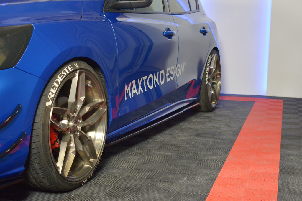 Maxton Design Seitenschweller Ansatz passend für V.3 Ford Focus ST / ST-Line Mk4 schwarz Hochglanz