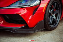 Laden Sie das Bild in den Galerie-Viewer, Seibon Carbon Frontlippe für Toyota Supra 2020 Style MB