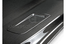 Laden Sie das Bild in den Galerie-Viewer, Anderson Composites Carbon Motorhaube für Ford Mustang - AT