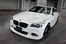Laden Sie das Bild in den Galerie-Viewer, 3DDesign Carbon Frontsplitter für BMW 5er F10 F11 mit M-Paket