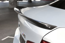 Laden Sie das Bild in den Galerie-Viewer, 3DDesign Carbon Heck- Spoiler für BMW 5er F10
