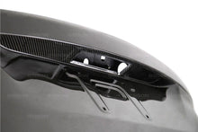 Laden Sie das Bild in den Galerie-Viewer, Seibon Carbon Heckdeckel für FORD Focus 2015-2018 OE-Style