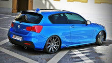 Laden Sie das Bild in den Galerie-Viewer, Maxton Design Heck Ansatz Flaps Diffusor passend für BMW 1er F20/F21 M-Power Facelift schwarz Hochglanz