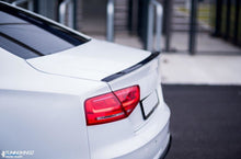 Laden Sie das Bild in den Galerie-Viewer, Maxton Design Spoiler CAP passend für Audi A8 D4 schwarz Hochglanz
