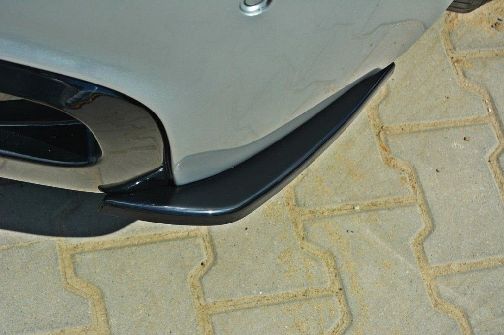 Maxton Design Heck Ansatz Flaps Diffusor passend für BMW 1er E87 Standard/M-Performance schwarz Hochglanz