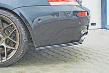Laden Sie das Bild in den Galerie-Viewer, Maxton Design Heck Ansatz Flaps Diffusor passend für BMW M6 E63 schwarz Hochglanz