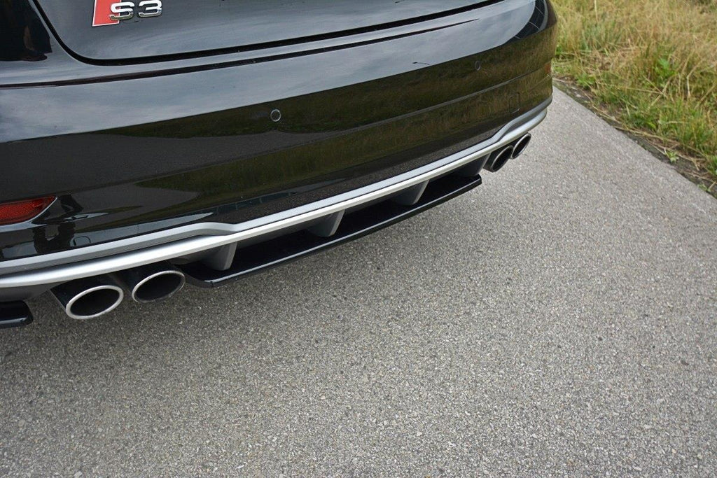 Maxton Design Mittlerer Diffusor Heck Ansatz passend für Audi S3 8V FL Hatchback / Sportback / Limousine schwarz Hochglanz