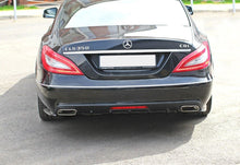 Laden Sie das Bild in den Galerie-Viewer, Maxton Design Heck Ansatz Flaps Diffusor passend für Mercedes CLS C218 schwarz Hochglanz