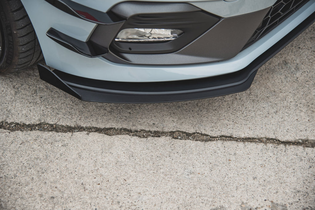Maxton Design Robuste Racing Front Ansatz passend für + Flaps passend für Ford Fiesta Mk8 ST / ST-Line schwarz Hochglanz