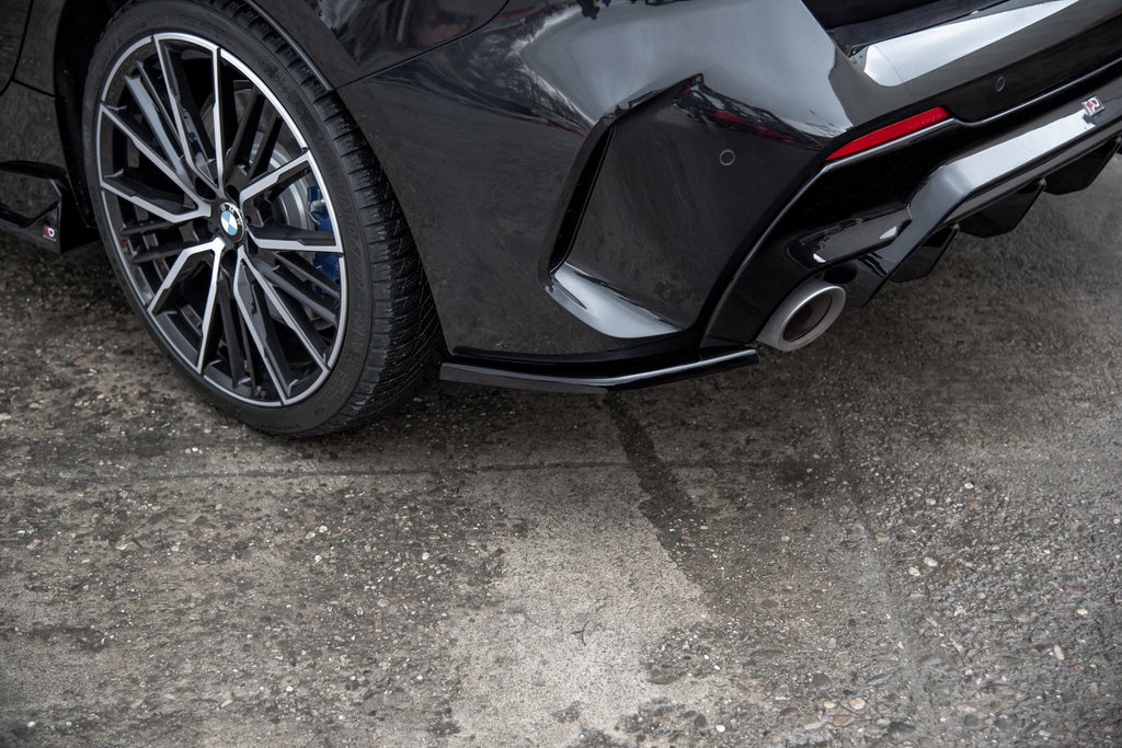 Maxton Design Heck Ansatz Flaps Diffusor passend für V.3 BMW 1er F40 M-Paket/ M135i schwarz Hochglanz