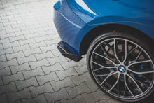Laden Sie das Bild in den Galerie-Viewer, Maxton Design Hintere Seiten Flaps für BMW M135i F20 schwarz Hochglanz