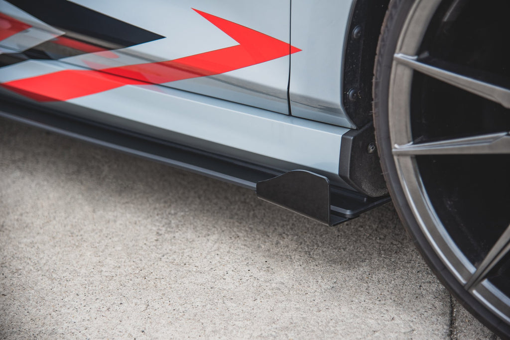 Maxton Design Robuste Racing Seitenschweller Ansatz passend für + Flaps passend für Ford Fiesta Mk8 ST / ST-Line schwarz Hochglanz