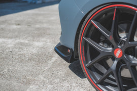 Maxton Design Heck Ansatz Flaps Diffusor passend für V.4 BMW 1er F40 M-Paket/ M135i schwarz Hochglanz