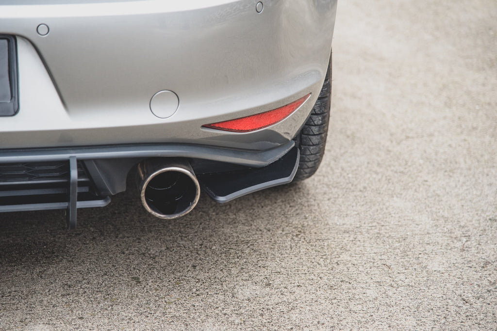 Maxton Design Robuster Racing Heck Ansatz Flaps Diffusor passend für L + R V.2 VW Golf 7 GTI