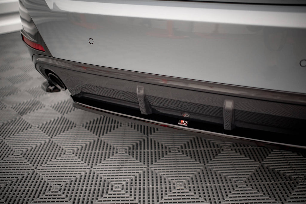 Maxton Design Mittlerer Diffusor Heck Ansatz für BMW 4er Gran Coupe M-Paket G26 schwarz Hochglanz