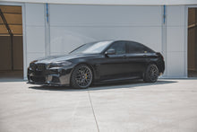 Laden Sie das Bild in den Galerie-Viewer, Maxton Design Seitenschweller Ansatz für V.2 für BMW 5er F10/F11 M-Paket / M5 schwarz Hochglanz