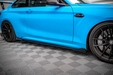 Laden Sie das Bild in den Galerie-Viewer, Maxton Design Street Pro Seitenschweller Ansatz für + Flaps BMW M2 F87 schwarz Hochglanz