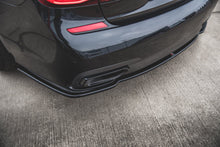 Laden Sie das Bild in den Galerie-Viewer, Maxton Design Mittlerer Diffusor Heck Ansatz für BMW 7 M-Paket G11 schwarz Hochglanz