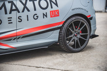 Laden Sie das Bild in den Galerie-Viewer, Maxton Design Robuste Racing Seitenschweller Ansatz passend für + Flaps passend für Ford Fiesta Mk8 ST / ST-Line schwarz Hochglanz