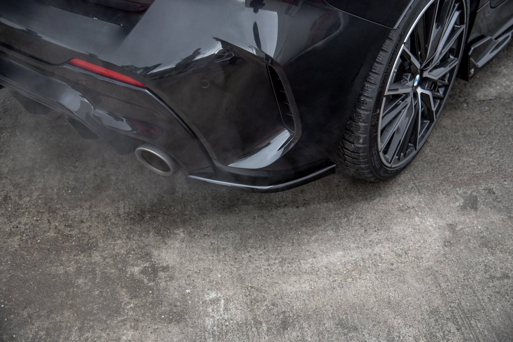 Maxton Design Heck Ansatz Flaps Diffusor passend für V.3 BMW 1er F40 M-Paket/ M135i schwarz Hochglanz
