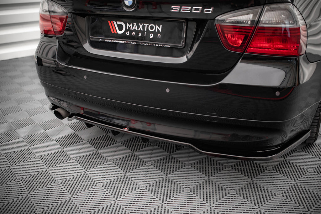 Maxton Design Mittlerer Diffusor Heck Ansatz DTM Look für BMW 3er Limousine E90 schwarz Hochglanz