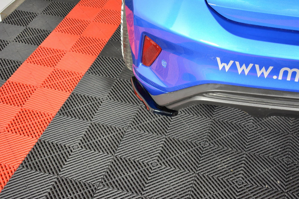 Maxton Design Heck Ansatz Flaps Diffusor passend für V.1 Ford Focus ST-Line schwarz Hochglanz