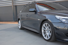 Laden Sie das Bild in den Galerie-Viewer, Maxton Design Seitenschweller Ansatz passend für BMW 5er E60/61 M Paket schwarz Hochglanz