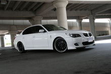 Laden Sie das Bild in den Galerie-Viewer, 3DDesign Carbon/PUR Frontsplitter für BMW 5er E60 mit M-Paket