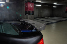 Laden Sie das Bild in den Galerie-Viewer, 3DDesign Carbon Heckflügel für BMW F90 M5