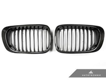 Laden Sie das Bild in den Galerie-Viewer, AutoTecknic Carbon Kühlergrill für E46 Coupe Vorfacelift