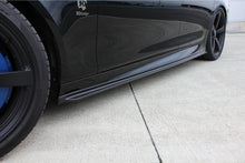 Laden Sie das Bild in den Galerie-Viewer, 3DDesign Carbon Seitenschweller für BMW 5er F10 mit M-Paket M5